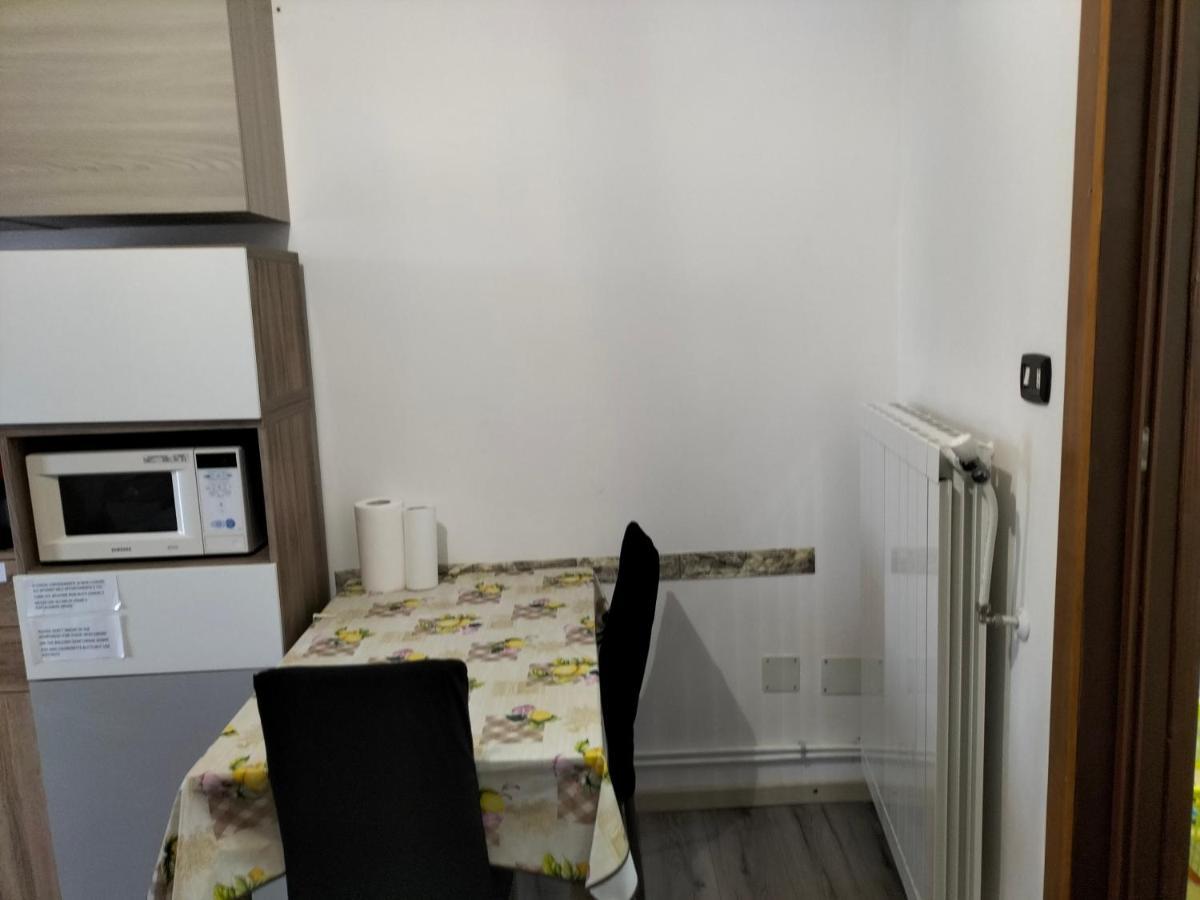 Affitti Brevi Ferrera Monolocale Ferrera 20 Minuti Da Rho Fiera E San Siro Apartment Bareggio